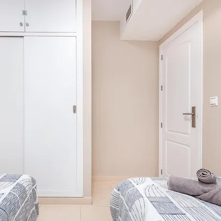 Marinasunbeach Canovas Playa Апартаменты *