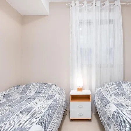 Marinasunbeach Canovas Playa * Торевьиа